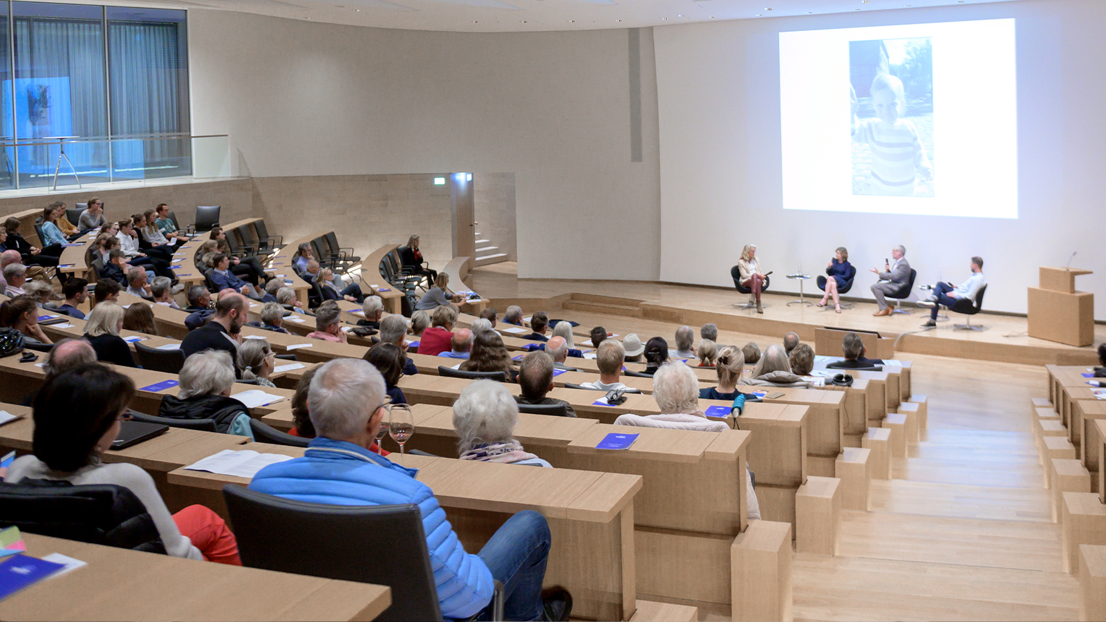 RES_BILD_Karriere-bei-RESIST